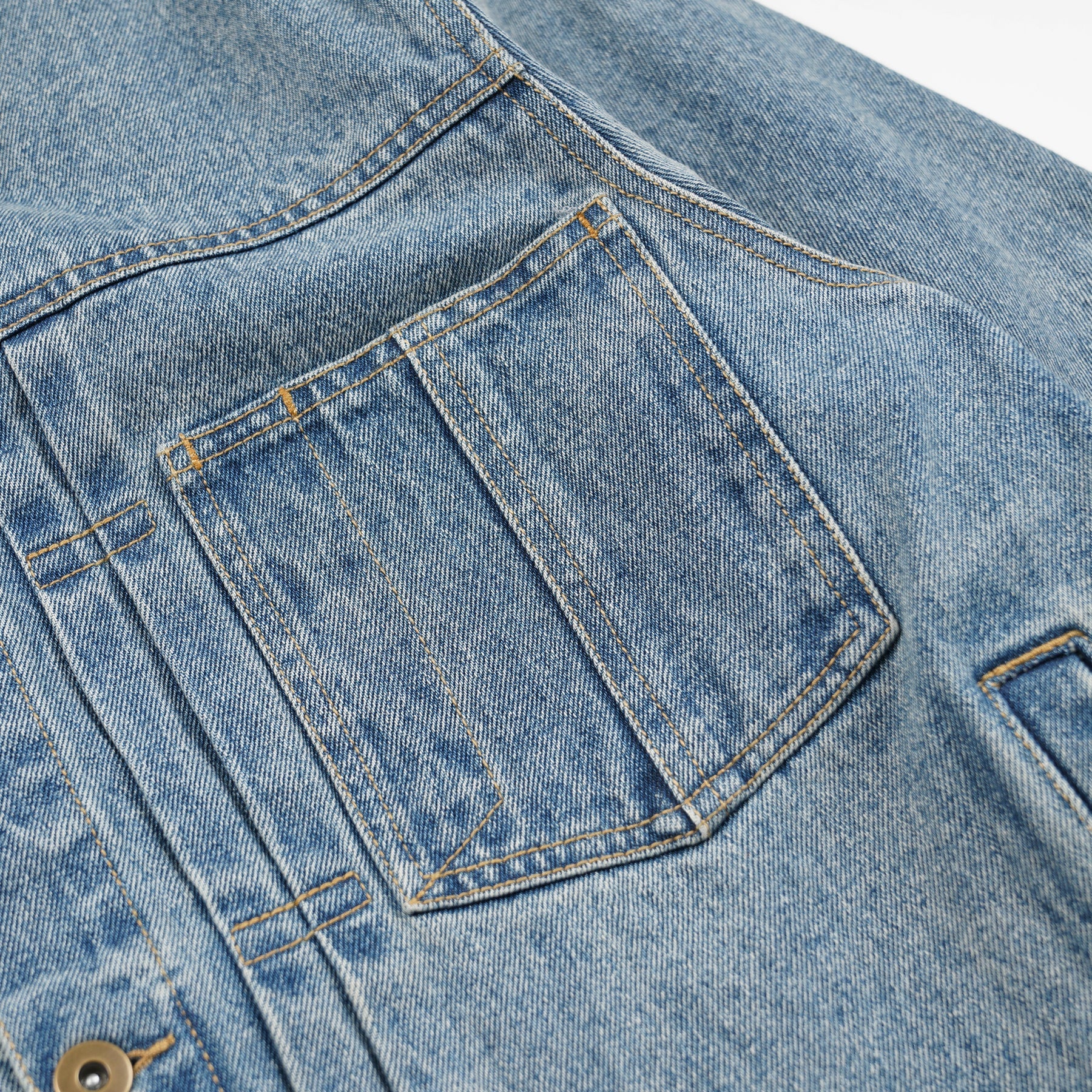 WASHED DENIM TRUCKER JACKET - BLUE - Image 5
