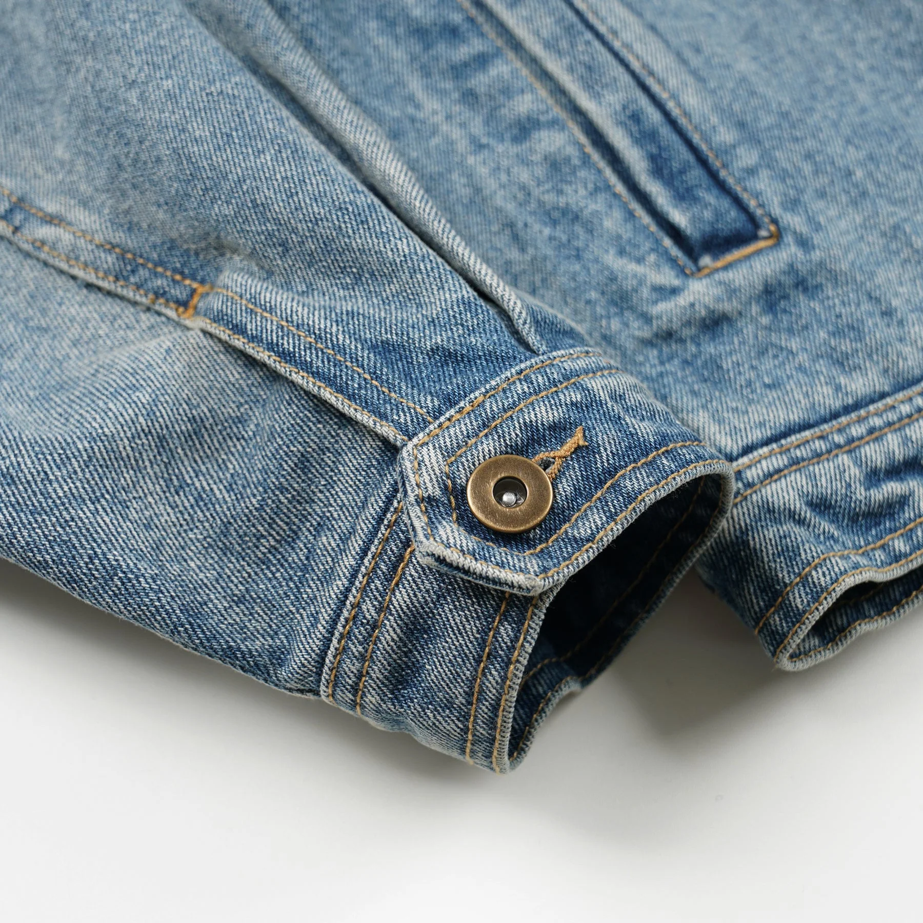 WASHED DENIM TRUCKER JACKET - BLUE - Image 7