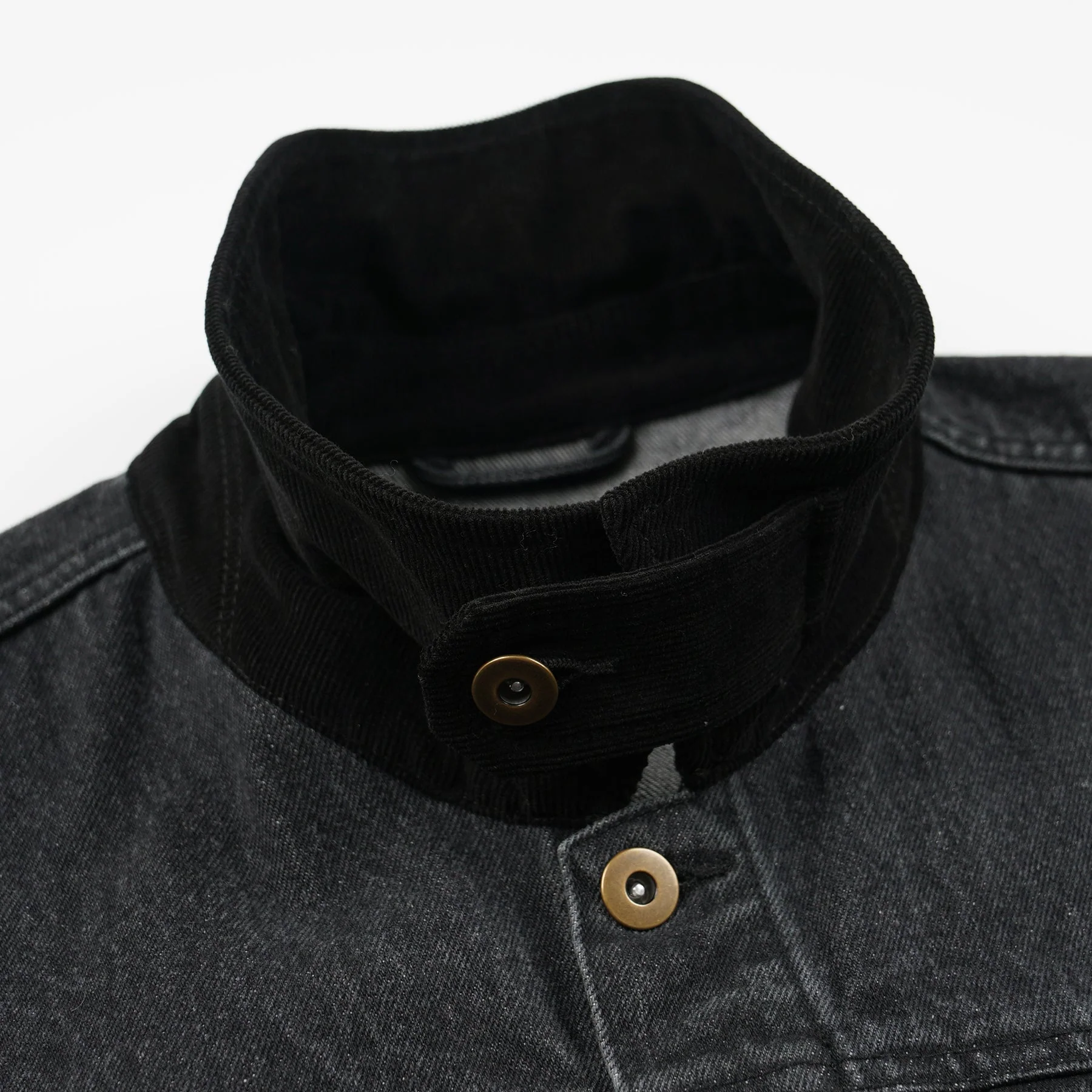 WASHED DENIM TRUCKER JACKET - BLACK - Image 4