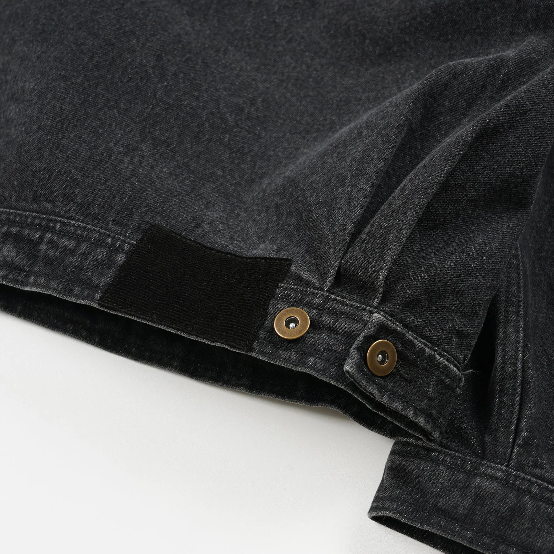 WASHED DENIM TRUCKER JACKET - BLACK - Image 8