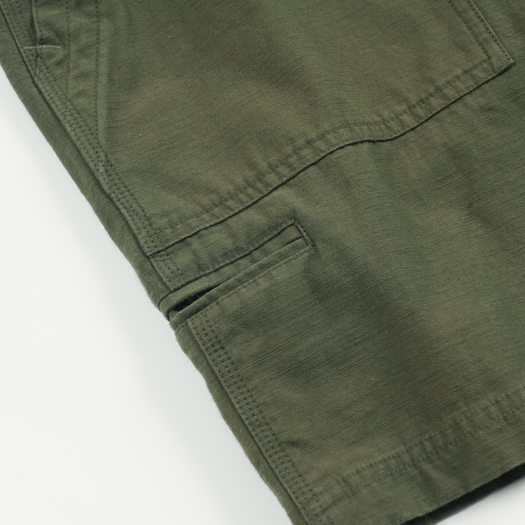 BACKSATIN ESSENTIAL FATIGUE SHORTS - OLIVE - Image 4